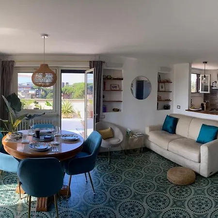 Chic Penthouse Retreat *